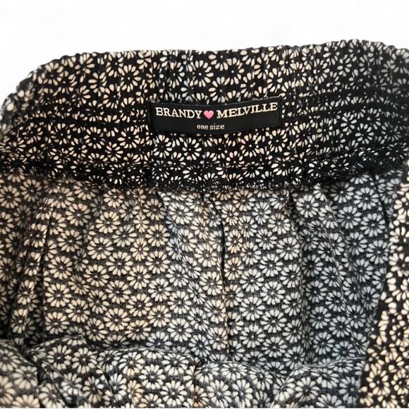 Brandy Melville Black White Floral Daisy A-Line Mini Skirt Rayon One Size - Picture 5 of 6